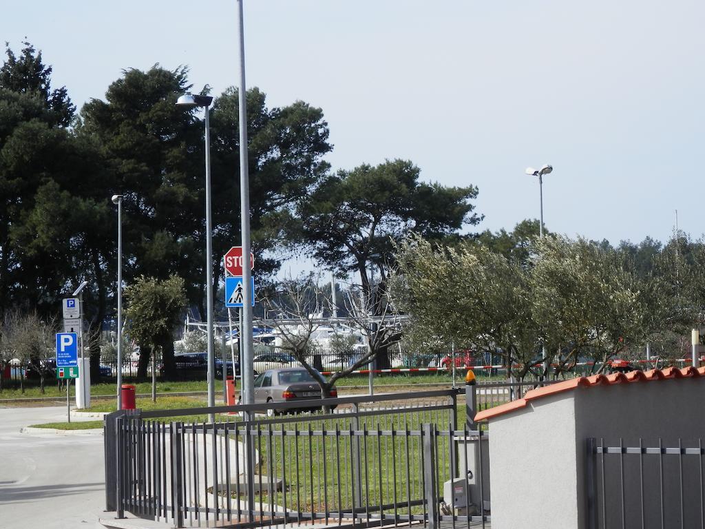 Apartments Nautica II Novigrad  Ruang foto