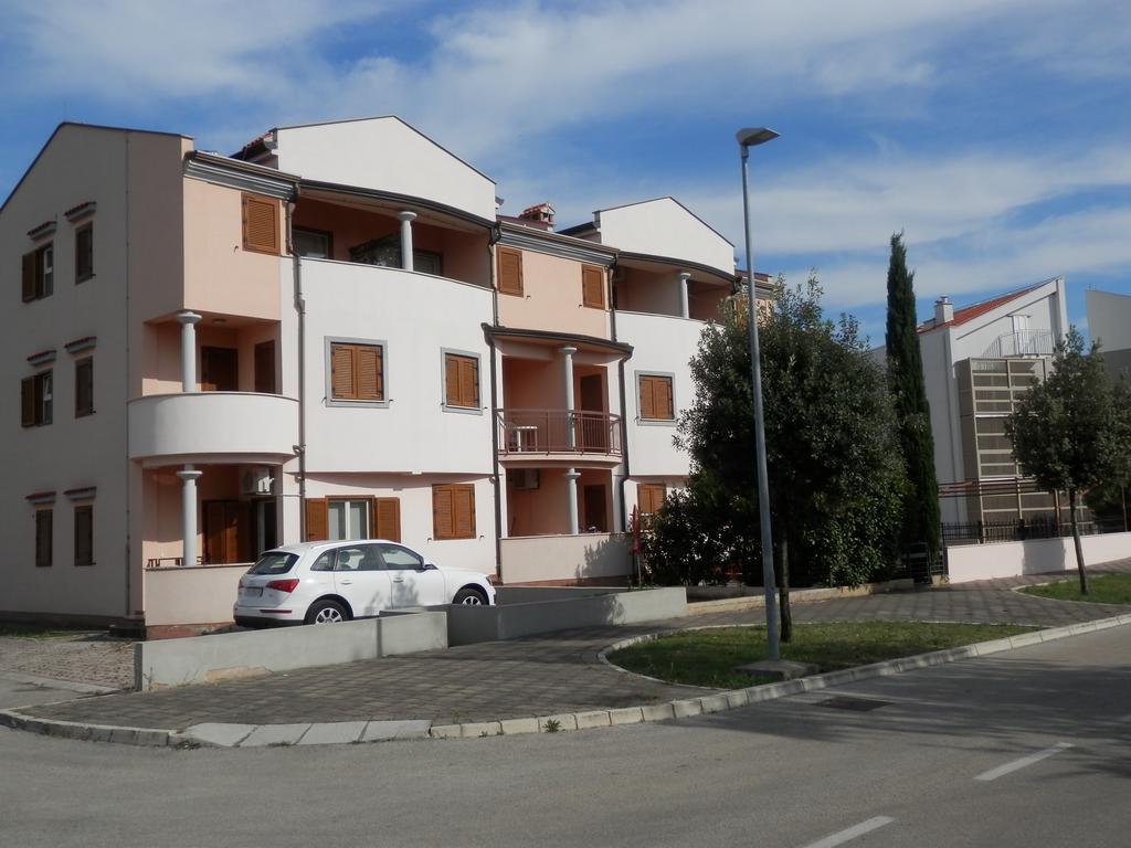 Apartments Nautica II Novigrad  Bagian luar foto
